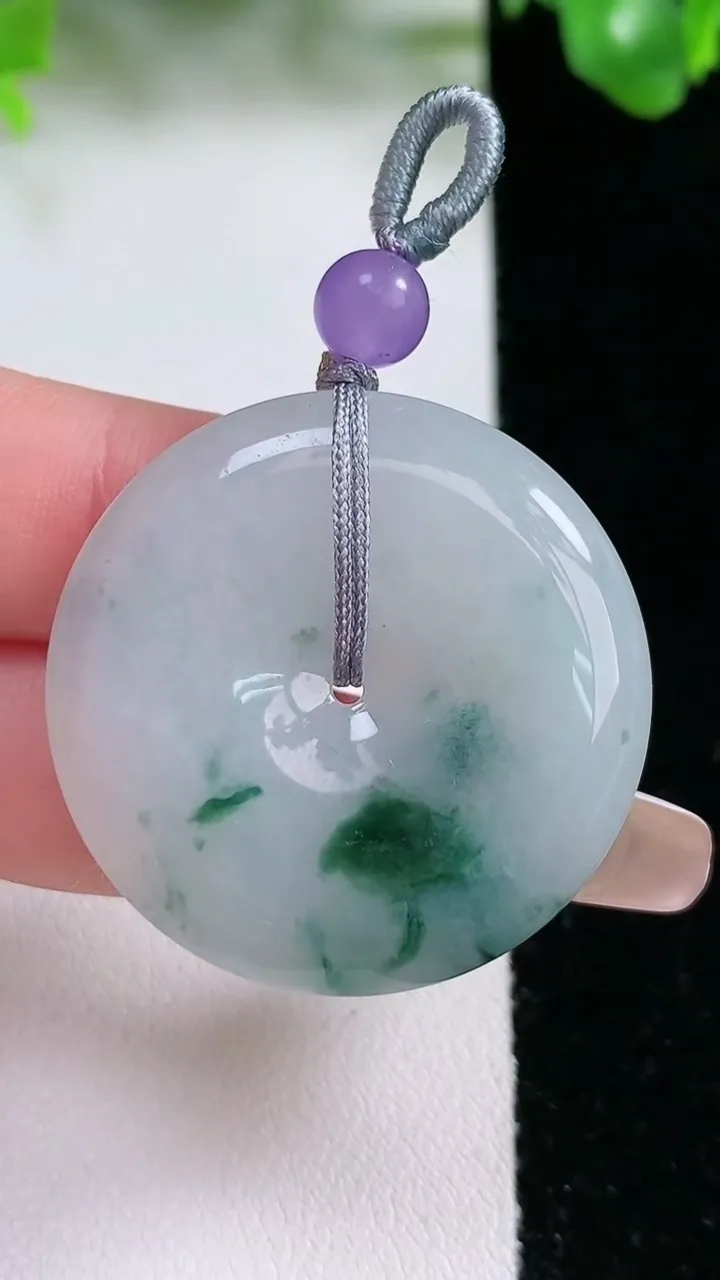 天然A货翡翠飘花平安扣吊坠，尺寸33-5.2，重量:13.29g
1月20日