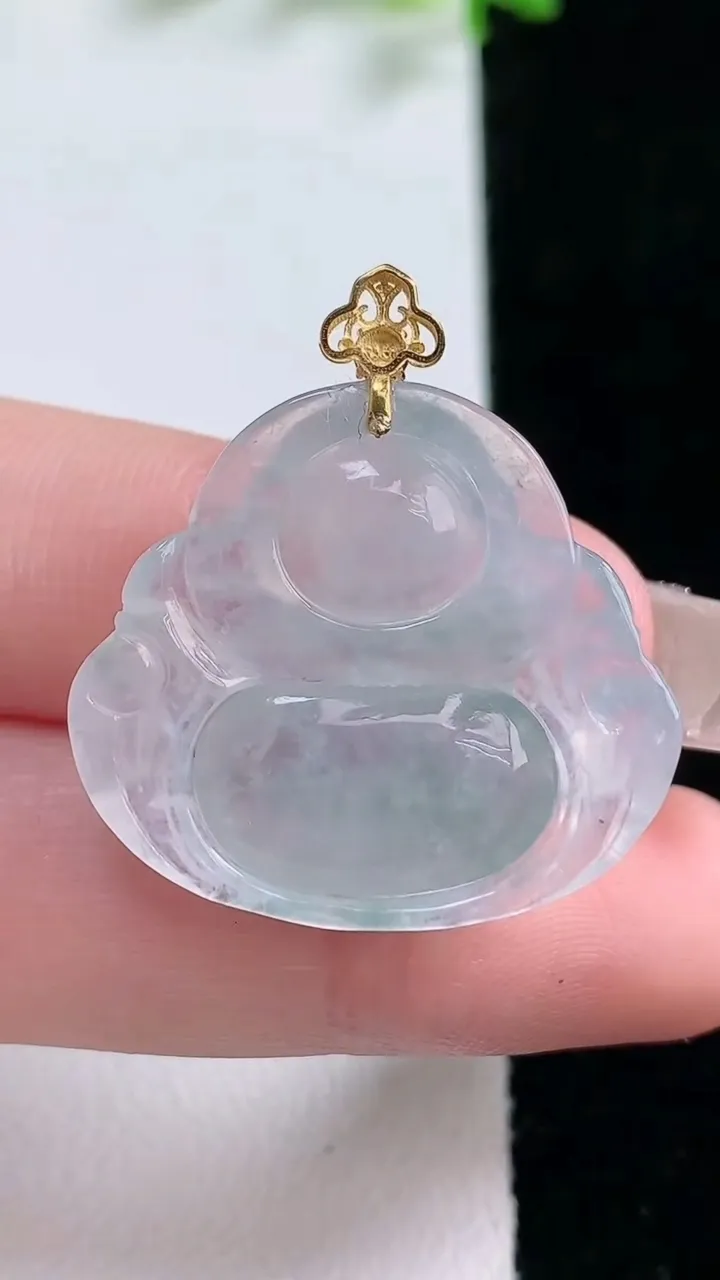 天然A货翡翠种飘花佛公吊坠，尺寸24.8-27.4-5.4，重量:5.49g
1月20日