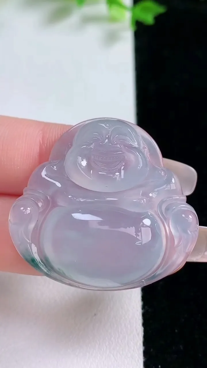 天然A货翡翠冰种飘花佛公吊坠，尺寸33.2-36-6.4，重量:11.91g
1月20日