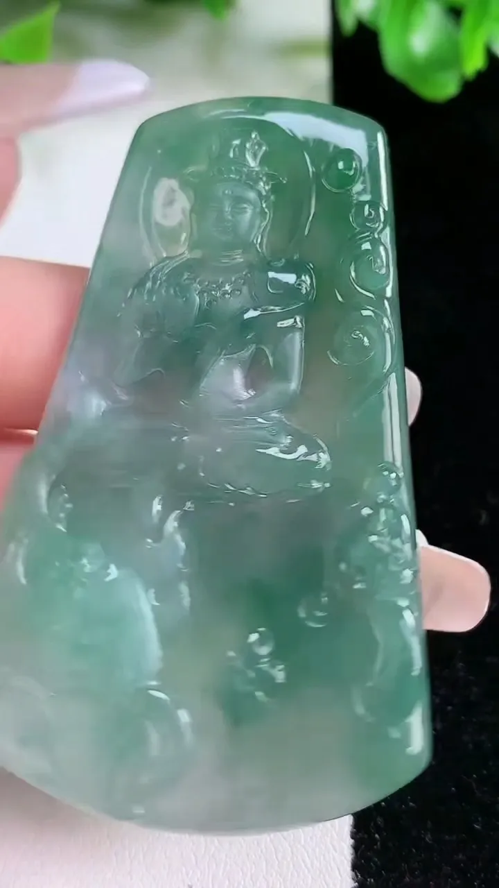 天然A货翡翠普贤菩萨吊坠，尺寸65.5-41-4.2，重量:27.48g
1月20日