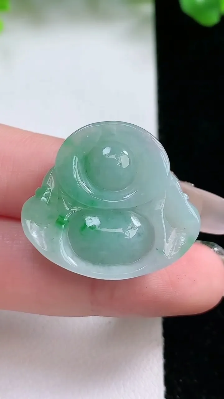 天然A货翡翠佛公吊坠，尺寸25.3-28.8-6.6，重量:6.80g
1月20日