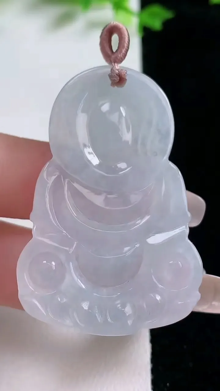 天然A货翡翠观音菩萨吊坠，尺寸47.6-32.4-4.7，重量:14.08g
1月20日