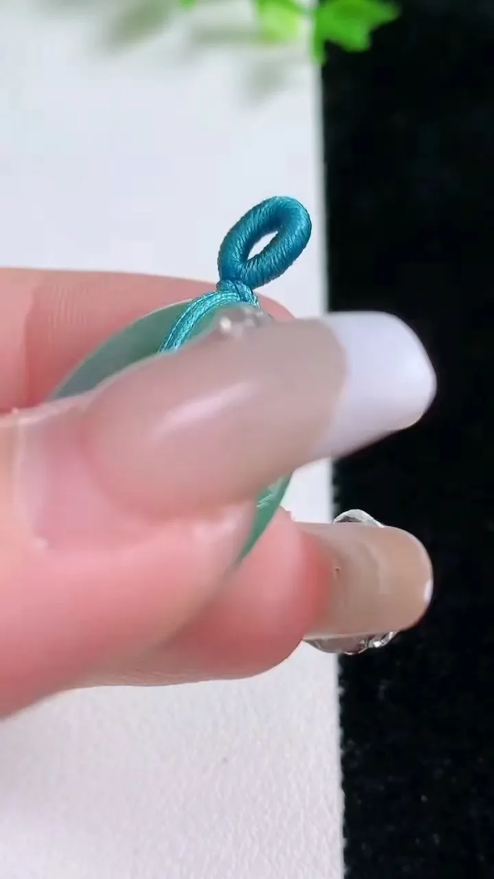 天然A货翡翠平安扣吊坠，尺寸27.5-5.5，重量:9.67g
1月20日