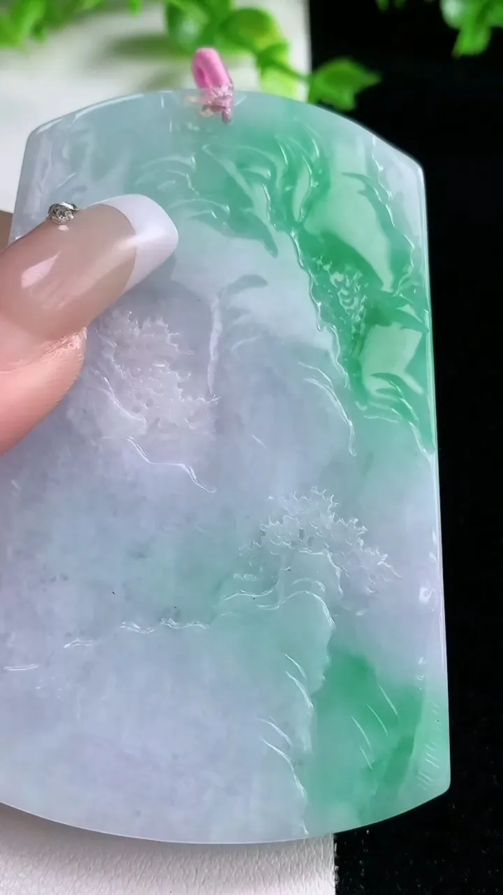 天然A货翡翠山水牌吊坠，尺寸75.3-50.2-9，重量:74.28g
1月20日