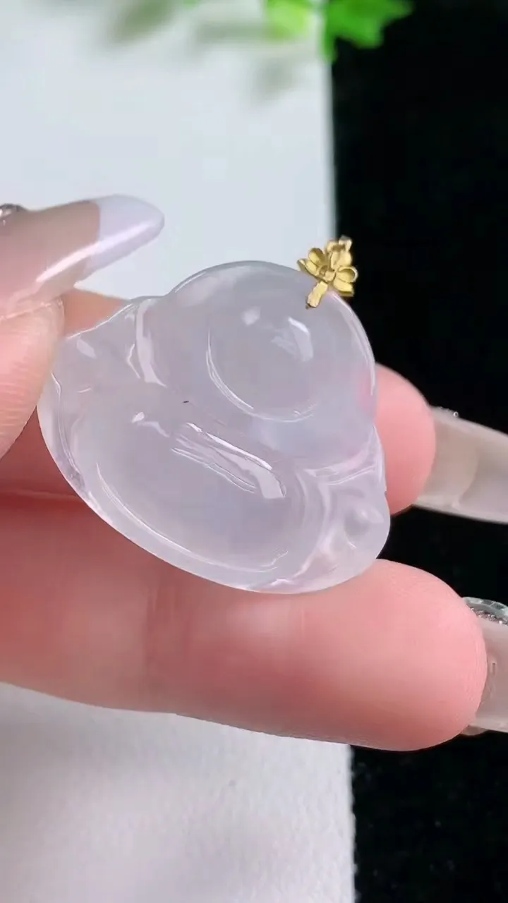 天然A货翡翠种白冰佛公吊坠，尺寸24-27.7-5.7，重量:5.46g
1月20日