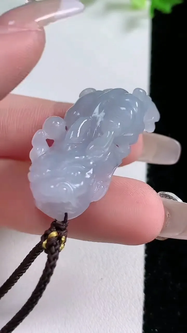 天然A货翡翠紫罗兰貔貅吊坠，尺寸35.7-17.4-11，重:12.87g
1月20日