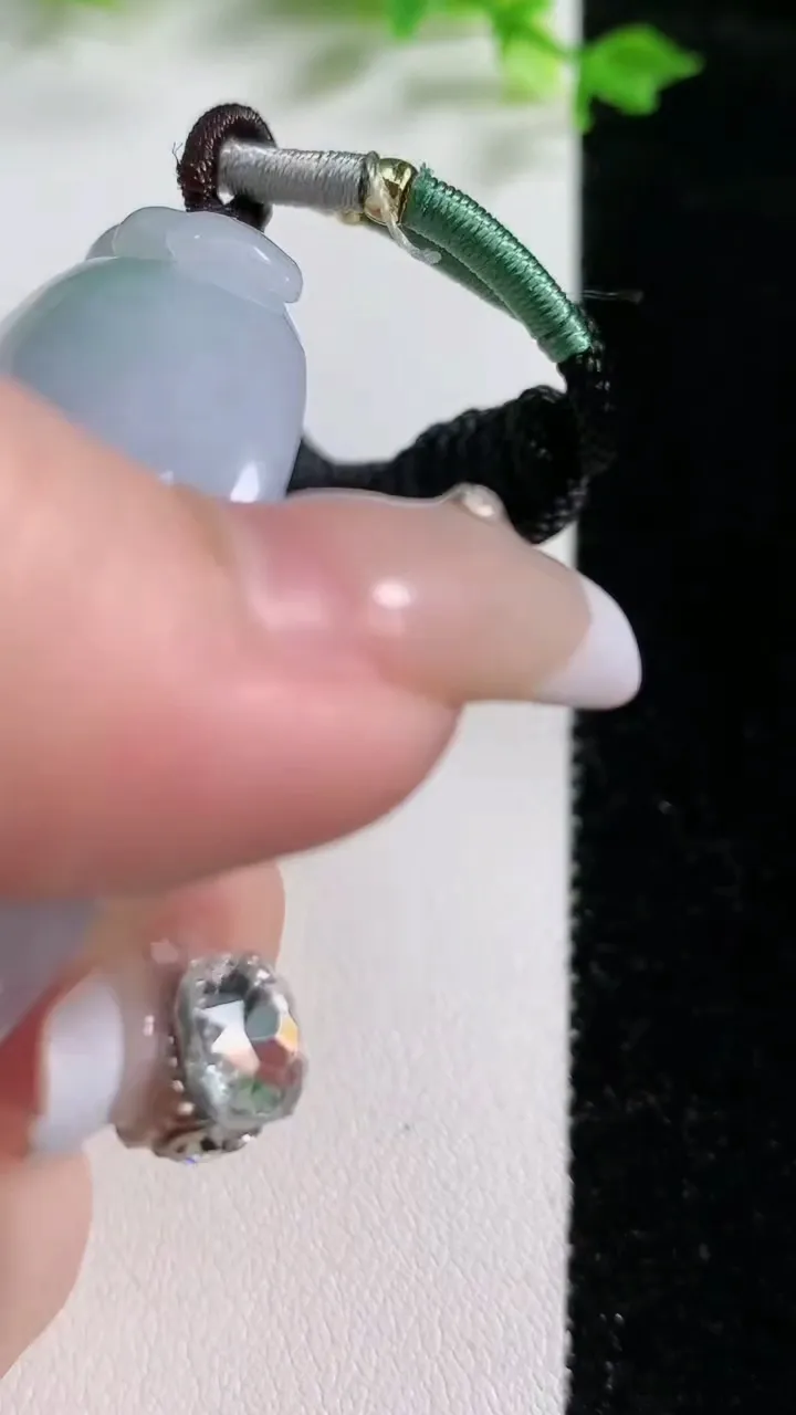 天然A货翡翠紫罗兰寿桃吊坠，尺寸62-43-12.5，重:56.98g
1月20日