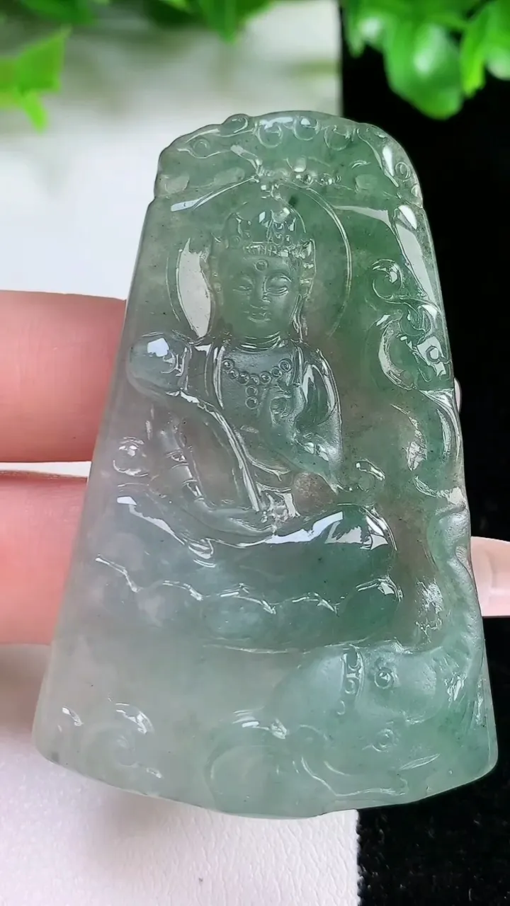 天然A货翡翠普贤菩萨吊坠，尺寸60.6-38.7-5.4，重量:26.09g
1月20日