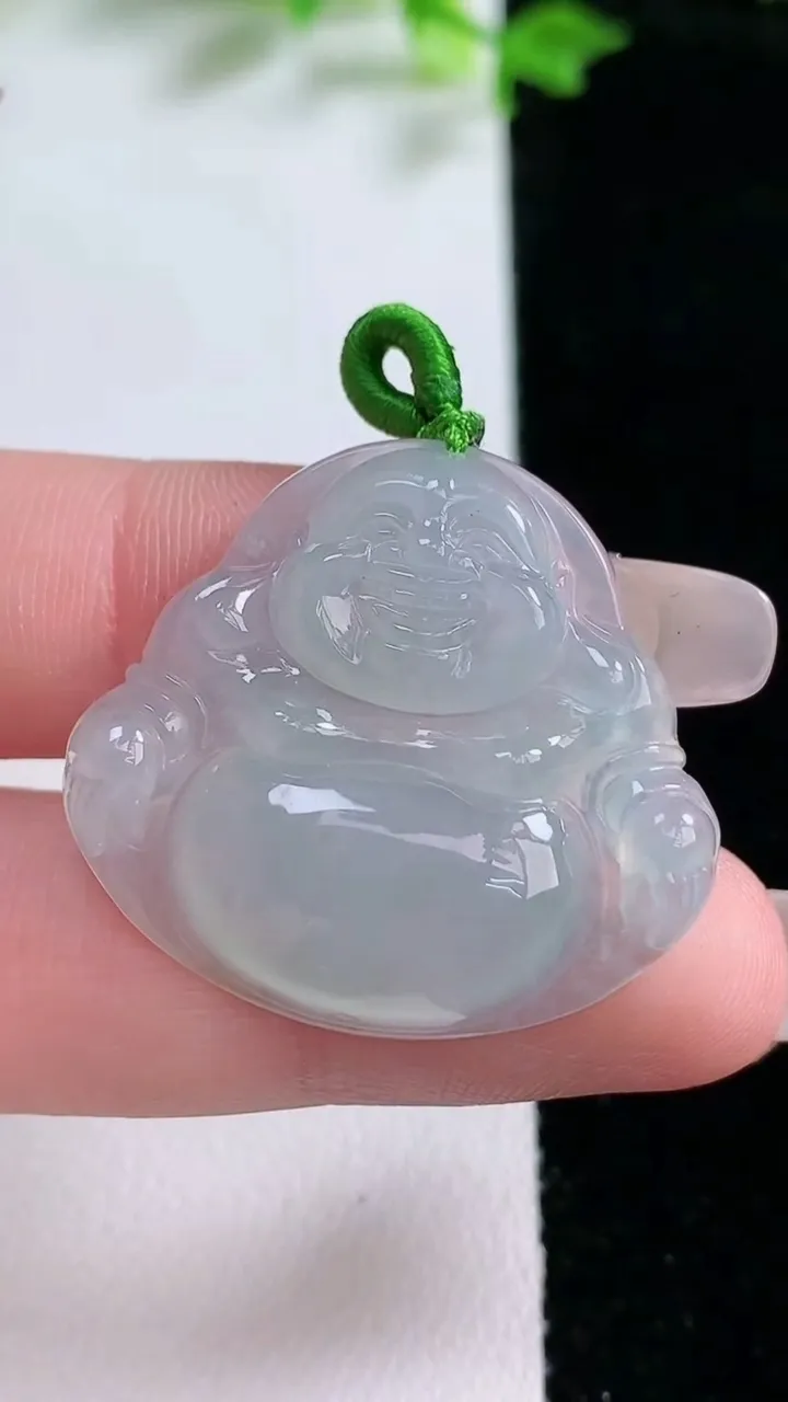 天然A货翡翠佛公吊坠，尺寸28.2-31-5.4，重量:7.02g
1月20日