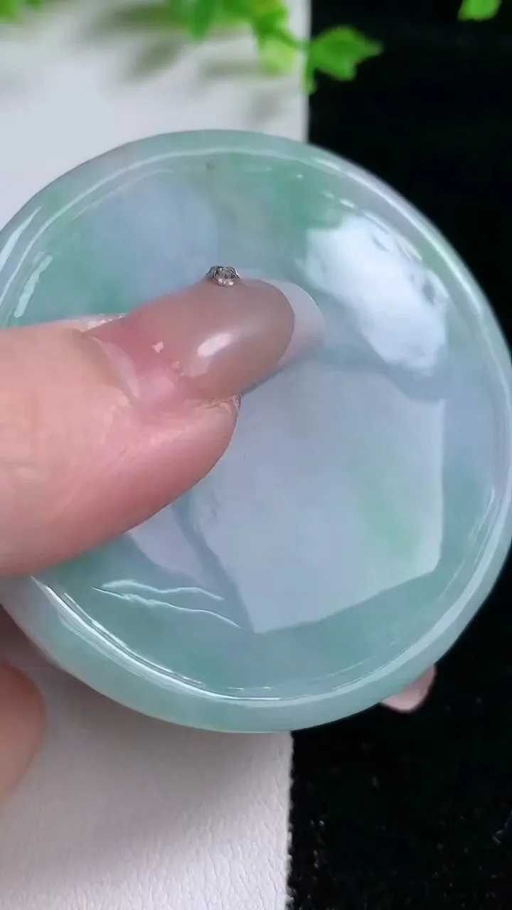 天然A货翡翠凤凰吊坠，尺寸56.1-13.4，重:68.14g
1月20日