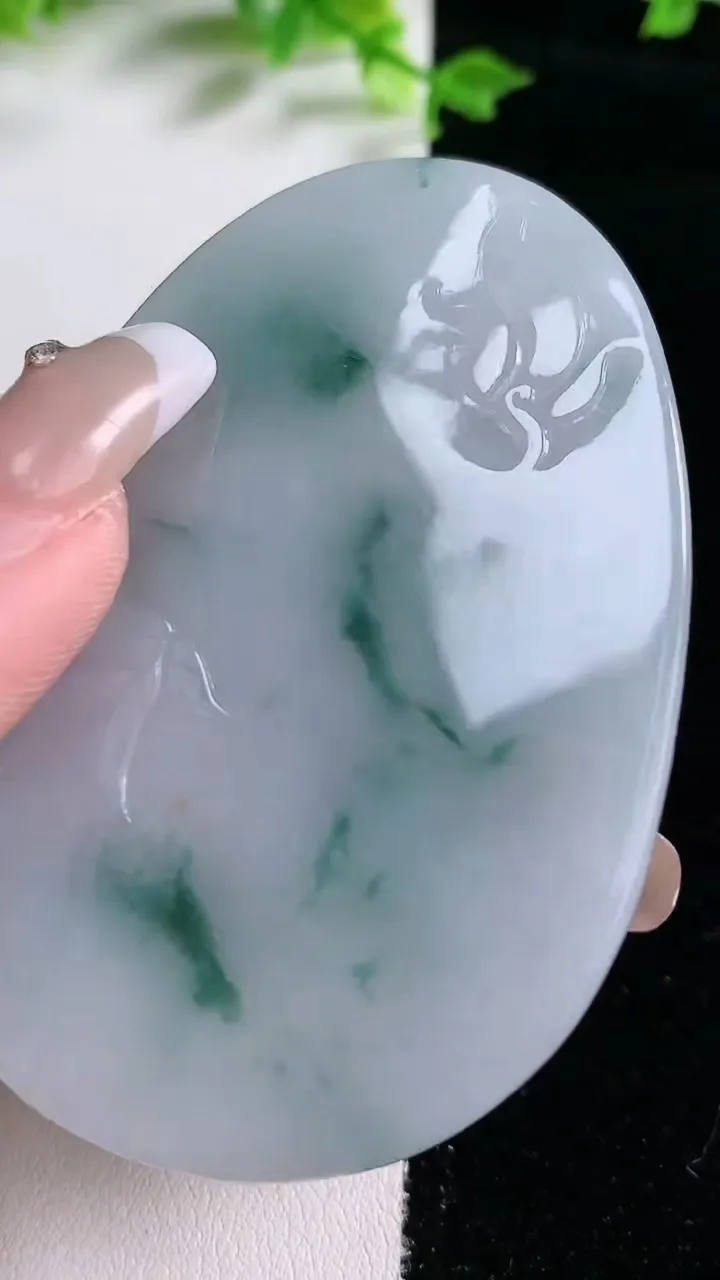 天然A货翡翠冰种飘花文殊菩萨吊坠，尺寸69-48.8-6.2，重:41.52g
1月20日