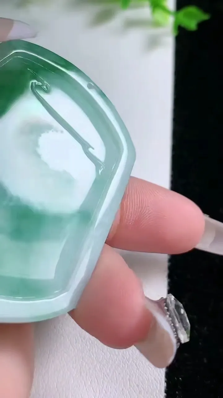 天然A货翡翠普贤菩萨吊坠，尺寸53.5-45.3-6.6，重:30.38g
1月20日