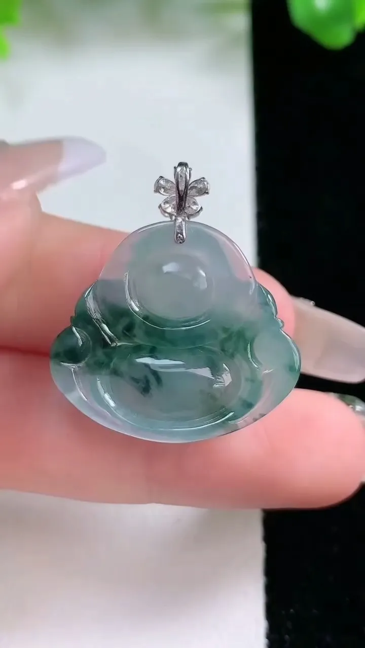天然A货翡翠种飘花佛公吊坠，尺寸22.5-24.7-7.3，重量:5.93g
1月20日