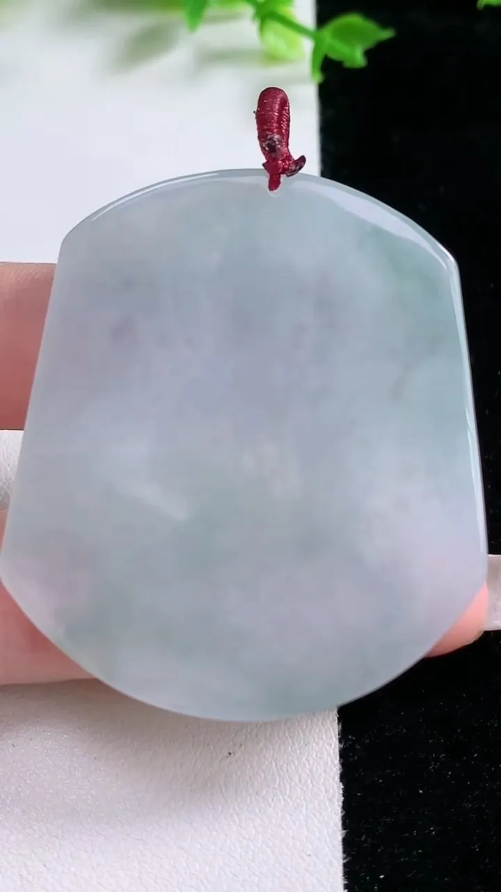 天然A货翡翠文殊菩萨吊坠，尺寸49.4-43.7-4.4，重量:23.62g
1月20日