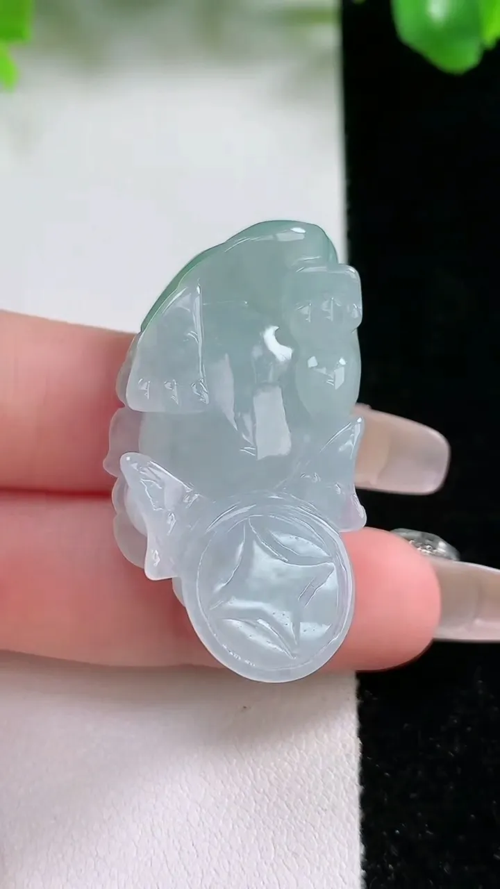 天然A货翡翠貔貅吊坠，尺寸38-19-11.8，重量:17.80g
1月20日