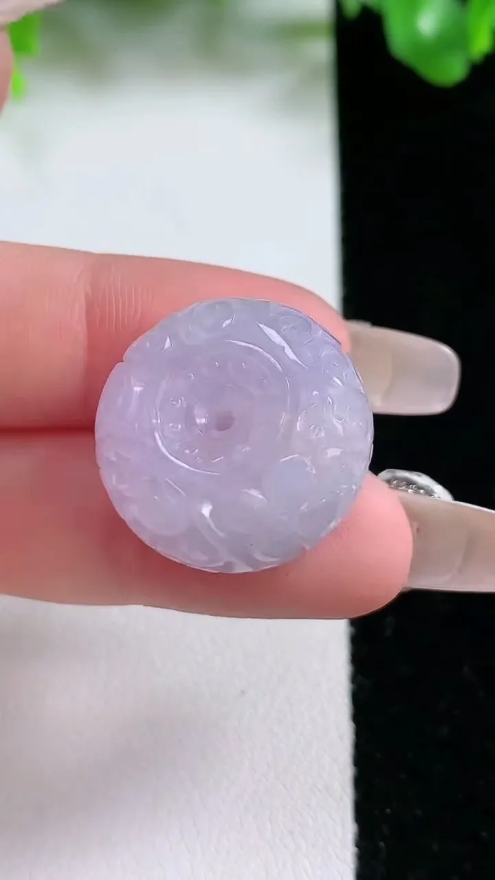 天然A货翡翠紫罗兰雕花路路通吊坠，尺寸21.4-11.5，重量:11.35g
1月20日