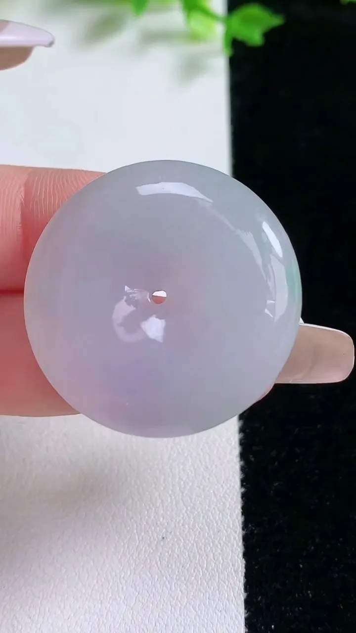 天然A货翡翠紫罗兰平安扣吊坠，尺寸31-6.5，重量:13.15g
1月20日