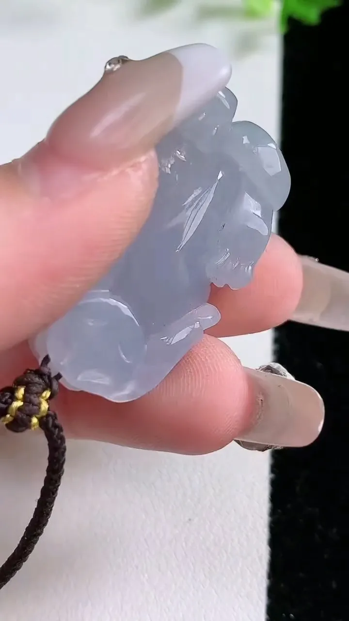 天然A货翡翠紫罗兰貔貅吊坠，尺寸35.7-17.4-11，重:12.87g
1月20日