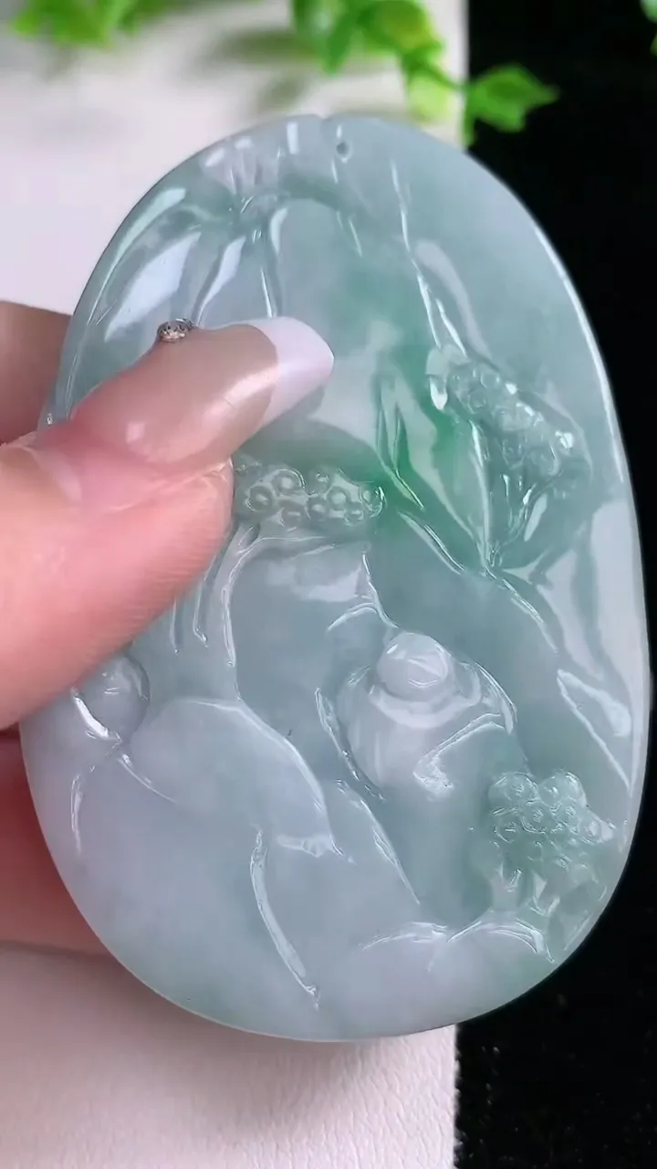 天然A货翡翠山水牌吊坠，尺寸69.5-47.2-11.5，重:81.20g
1月20日