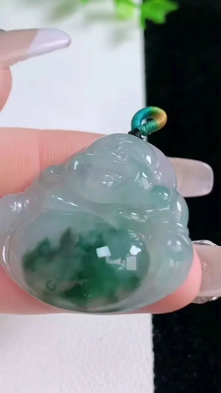 天然A货翡翠冰种飘花佛公吊坠，尺寸30.6-34.6-6，重量:9.41g
1月20日