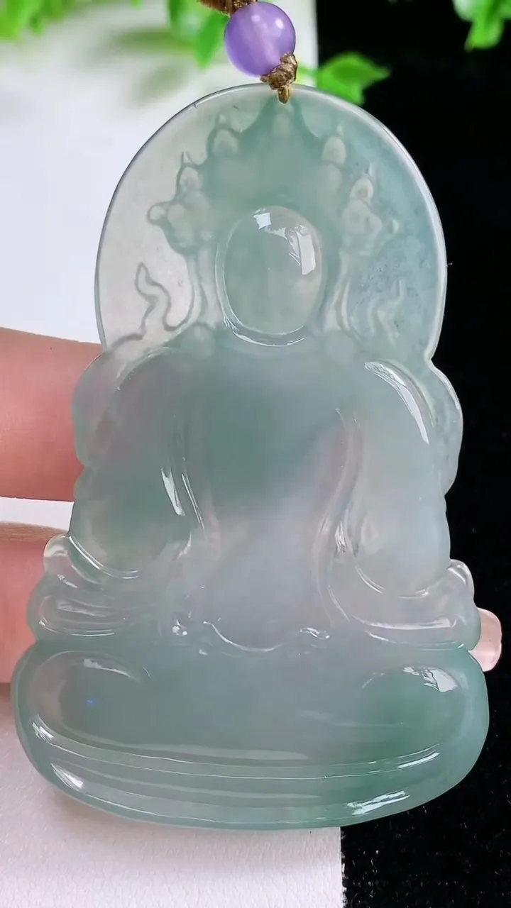 天然A货翡翠度母观音吊坠，尺寸68.8-45-4.8，重量:28.26g
1月20日
