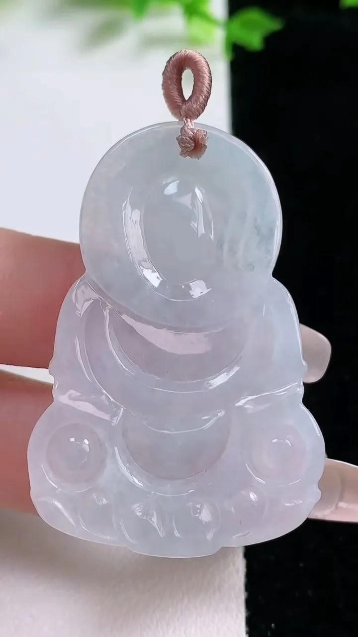 天然A货翡翠观音菩萨吊坠，尺寸47.6-32.4-4.7，重量:14.08g
1月20日