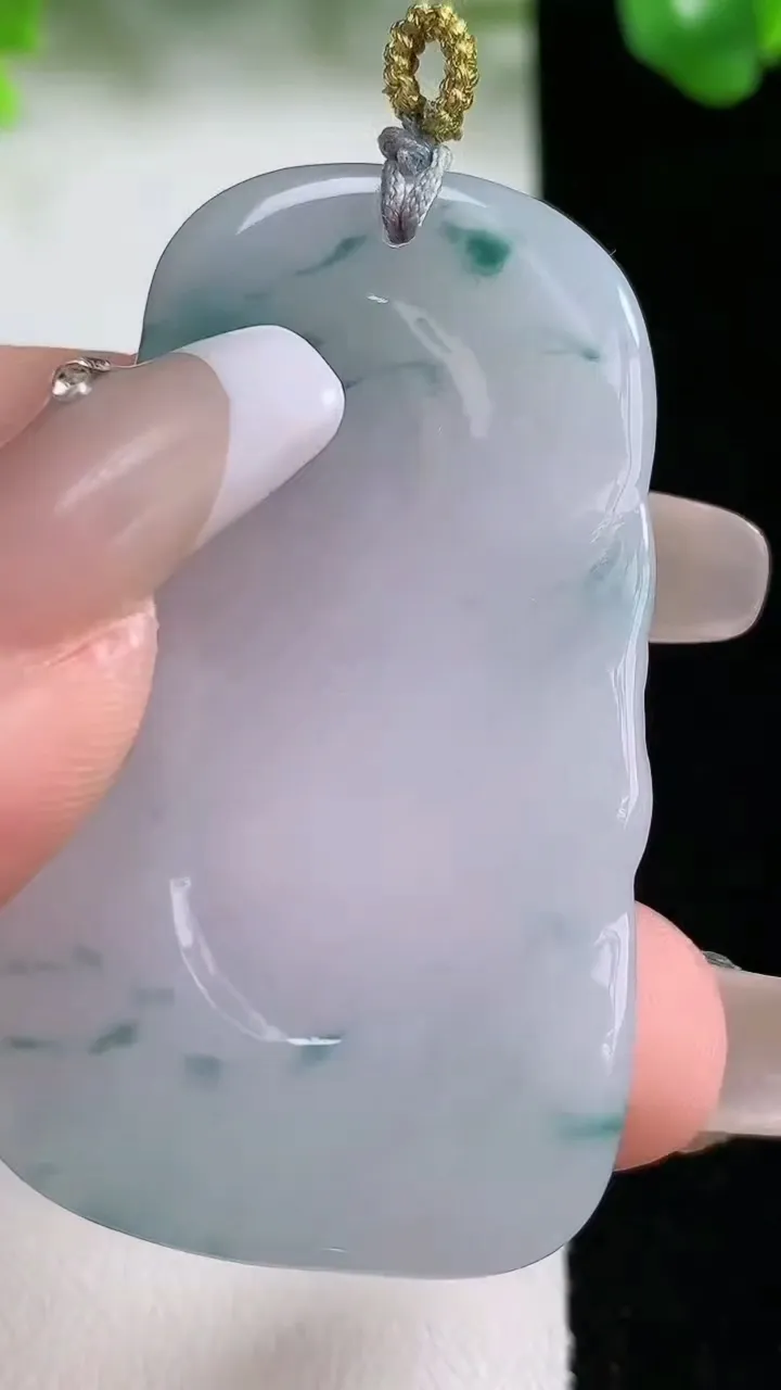 天然A货翡翠飘花龙马精神吊坠，尺寸49-27.7-5.4，重量:16.91g
1月20日