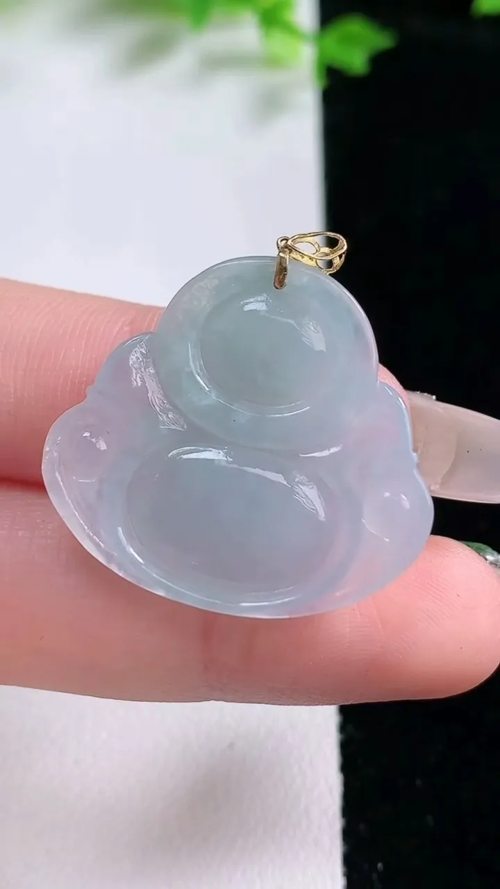 天然A货翡翠佛公吊坠，尺寸26-28.4-5.6，重量:5.85g
1月20日