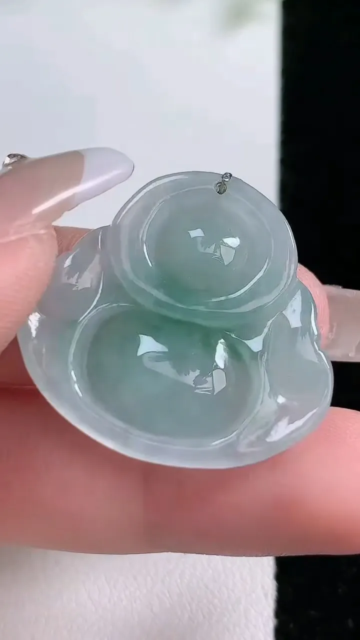 天然A货翡翠佛公吊坠，尺寸27.7-29.8-6.7，重:7.24g
1月20日