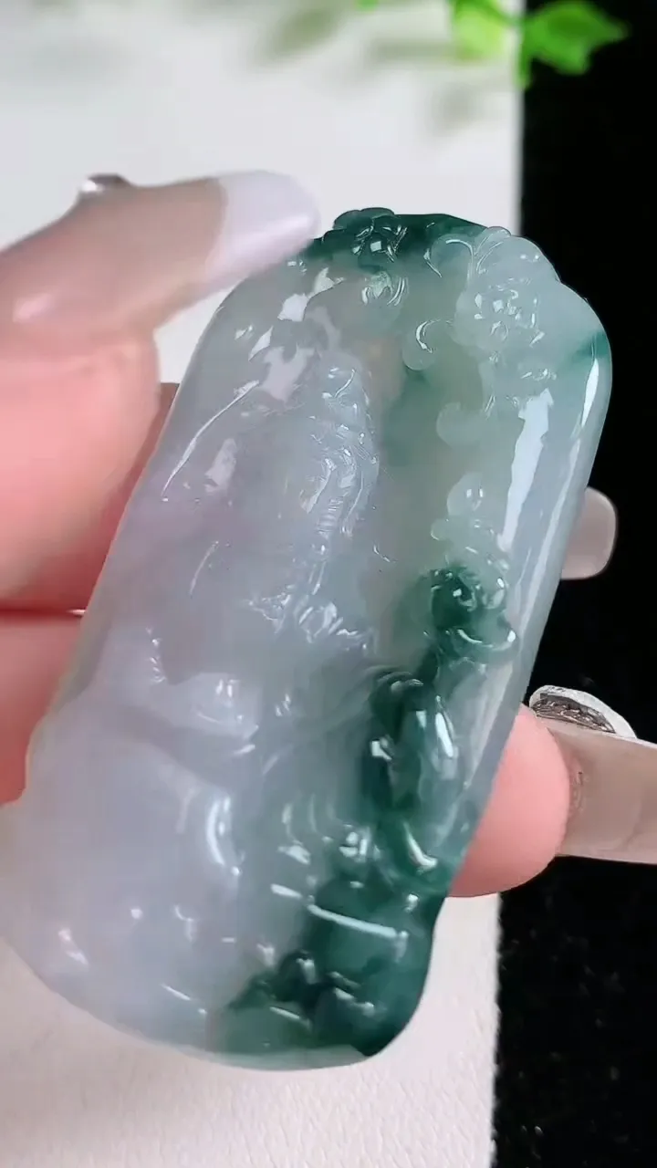 天然A货翡翠飘花观音菩萨吊坠，尺寸59-32-11，重:21.43g
1月20日