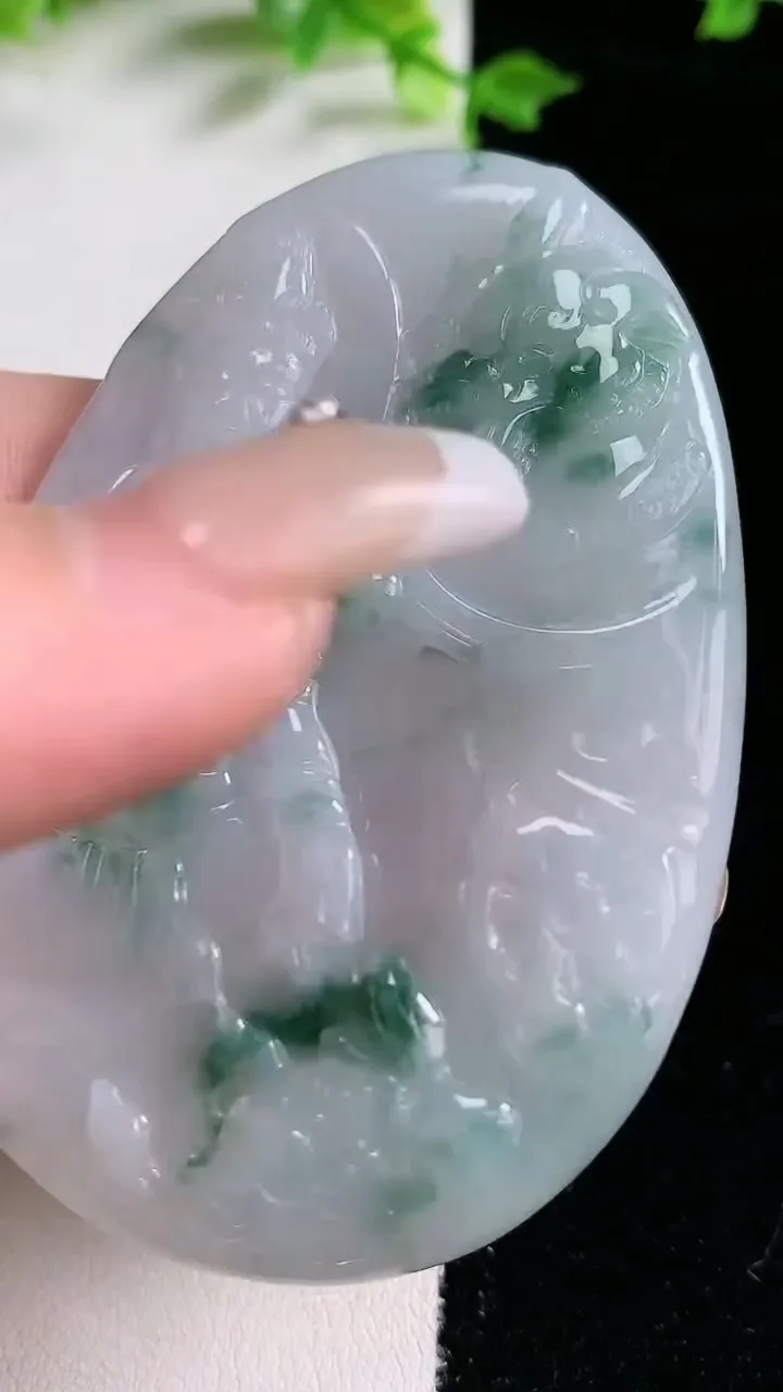 天然A货翡翠冰种飘花文殊菩萨吊坠，尺寸69-48.8-6.2，重:41.52g
1月20日