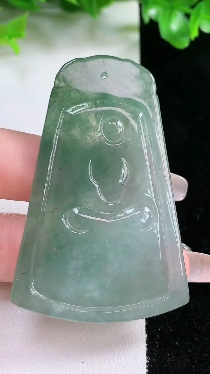 天然A货翡翠普贤菩萨吊坠，尺寸60.6-38.7-5.4，重量:26.09g
1月20日