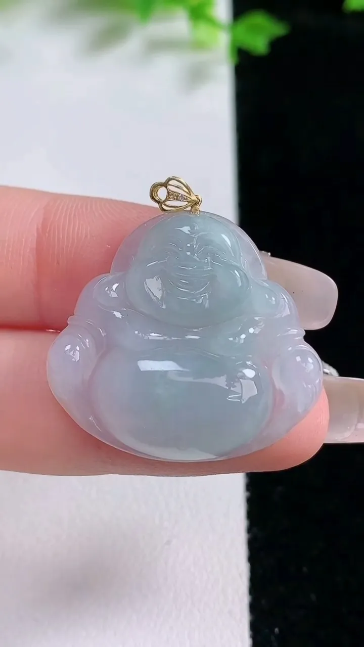 天然A货翡翠佛公吊坠，尺寸26-28.4-5.6，重量:5.85g
1月20日