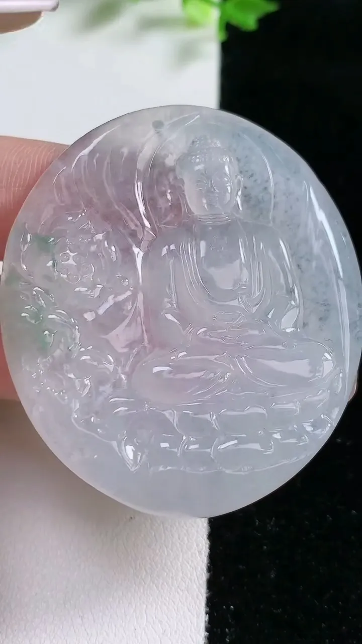 天然A货翡翠冰种飘花大日如来吊坠，尺寸52-49-4.9，重:23.46g
1月20日