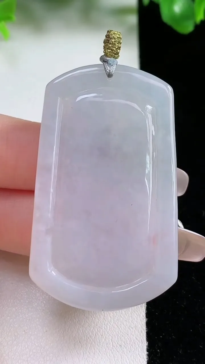 天然A货翡翠生肖猴吊坠，尺寸50.5-28.5-9，重量:25.63g
1月20日