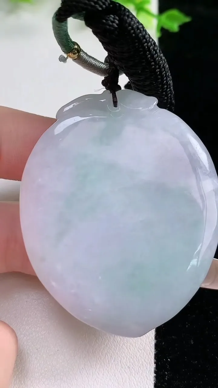 天然A货翡翠紫罗兰寿桃吊坠，尺寸62-43-12.5，重:56.98g
1月20日