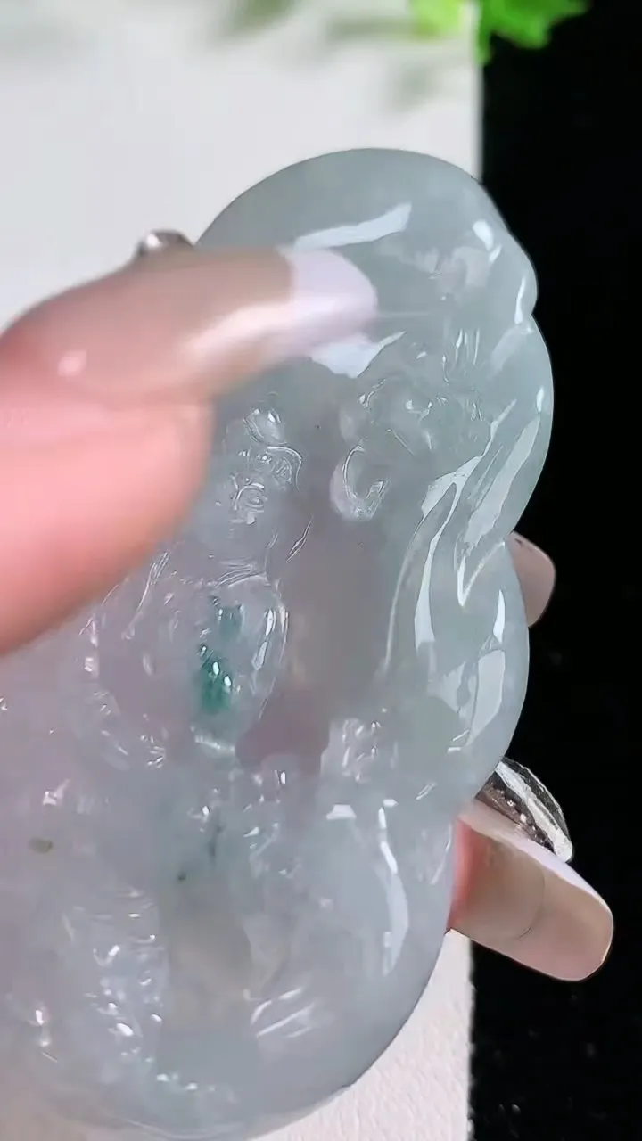 天然A货翡翠飘花普贤菩萨吊坠，尺寸64.5-31.8-6，重:23.23g
1月20日