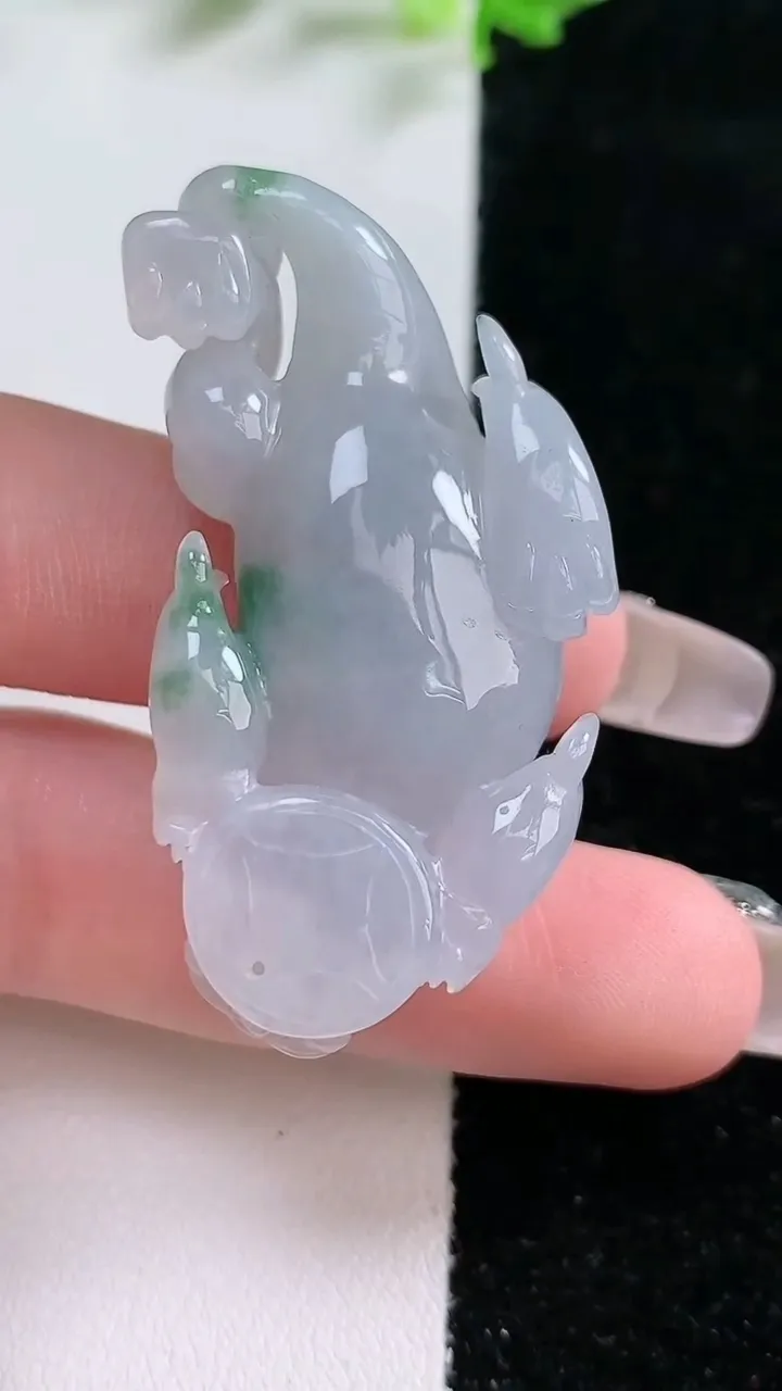 天然A货翡翠飘花貔貅吊坠，尺寸 46.8-25-11.6，重:21.44g
1月20日