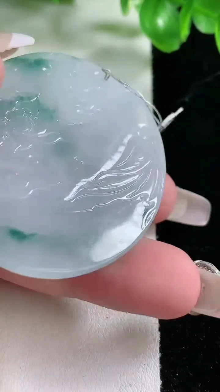 天然A货翡翠种飘花普贤菩萨吊坠，尺寸50.5-42.5-4.8，重量:26.09g
1月21日