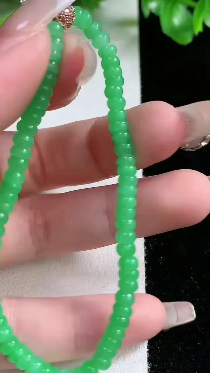 天然A货翡翠算盘珠手串，尺寸4.6-2.3，重量:7.93g1月21日
工厂直销收藏佳品,种好水足，