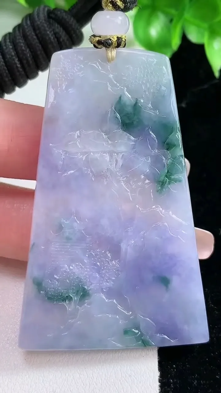 天然A货翡翠紫罗兰飘花山水牌吊坠，尺寸60.6-38.8-5，重量:33.43g
1月21日