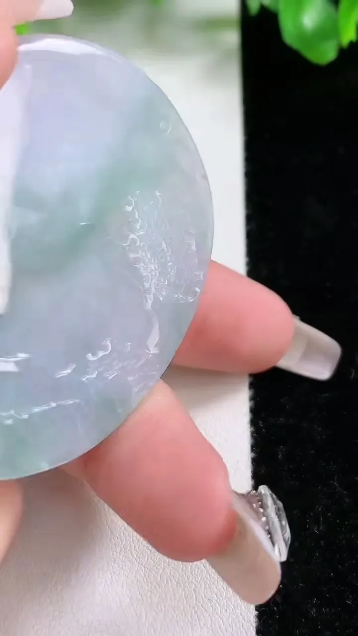 天然A货翡翠山水牌吊坠，尺寸55-45.8-4.7，重量:28.29g
1月21日