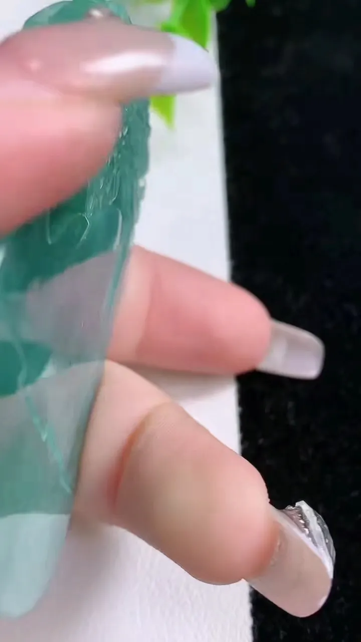 天然A货翡翠山水牌吊坠，尺寸66-45-9.5，重:61.17g
1月21日