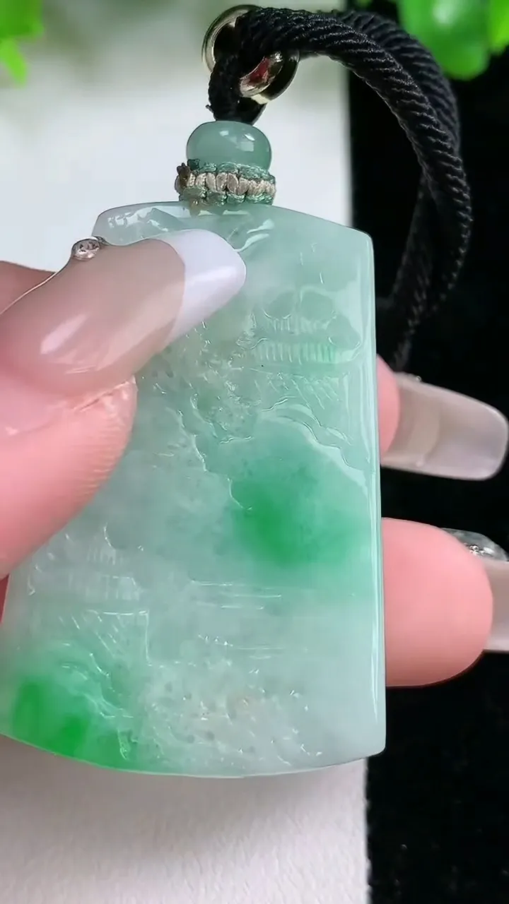 天然A货翡翠山水牌吊坠，尺寸43-27-7，重量:26.80g
1月21日
