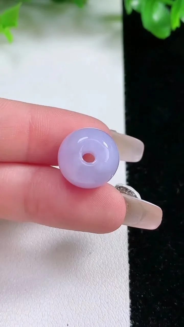 天然A货翡翠紫罗兰路路通吊坠，尺寸14.5-12.3，重量:5.00g
1月21日