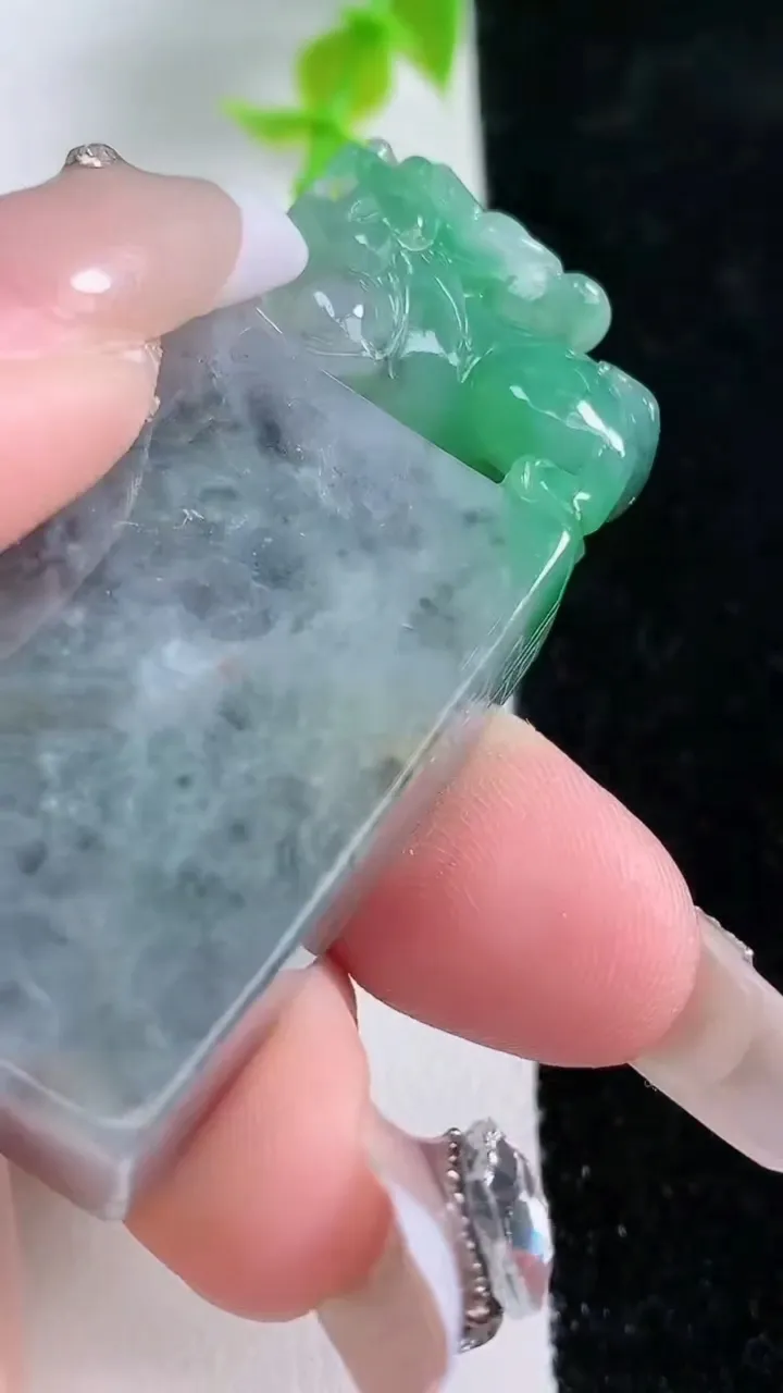 天然A货翡翠貔貅印章，尺寸53.5-25-12，重:41.61g
1月21日