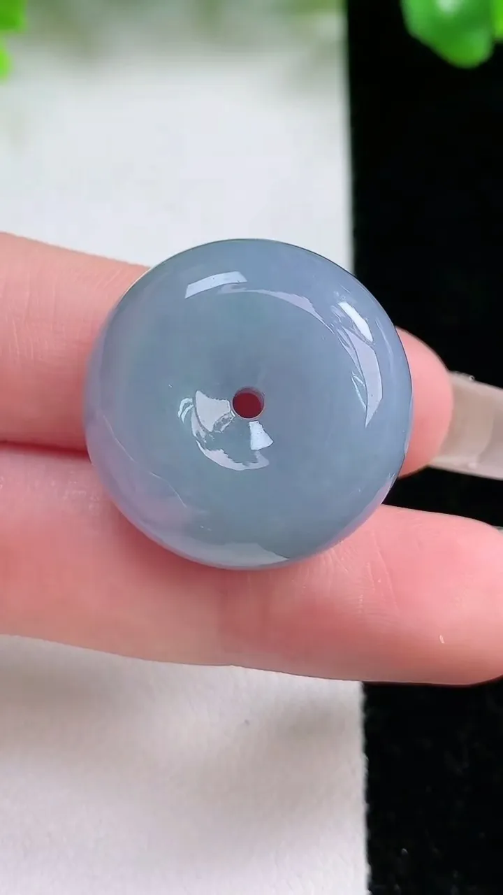 天然A货翡翠紫罗兰平安扣吊坠，尺寸24-11.8，重量:14.97g
1月21日