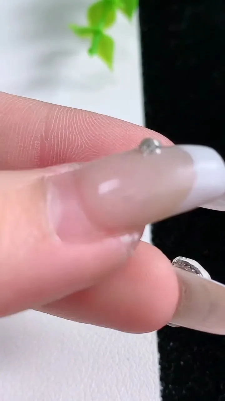 天然A货翡翠马鞍戒面，尺寸14-5.7-2.3，重:0.50g
1月21日