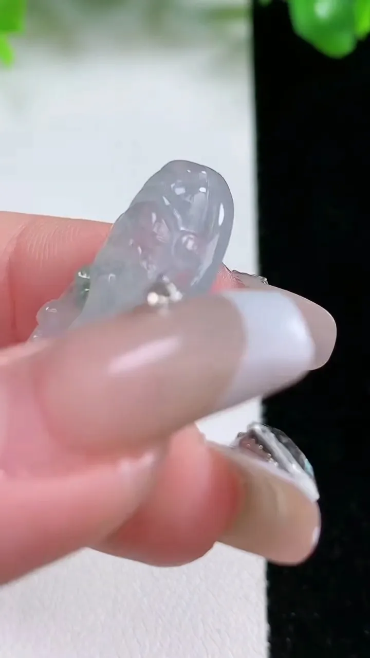 天然A货翡翠冰种飘花财神爷吊坠，尺寸37-17.5-5.8，重量:6.98g
1月21日