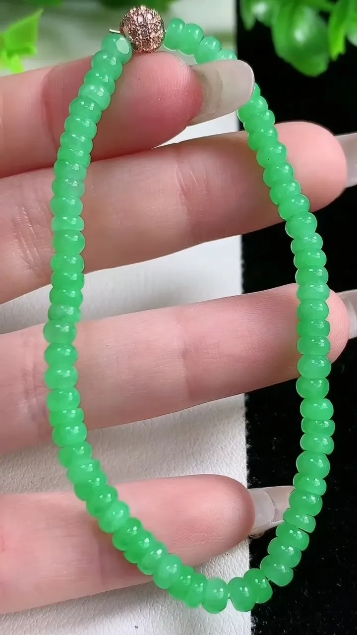 天然A货翡翠算盘珠手串，尺寸4.6-2.3，重量:7.93g1月21日
工厂直销收藏佳品,种好水足，